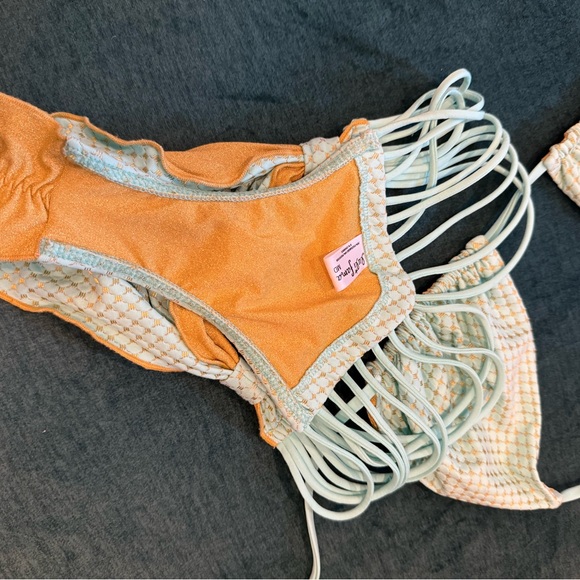 Lulu Fama Bikini - Picture 16 of 16